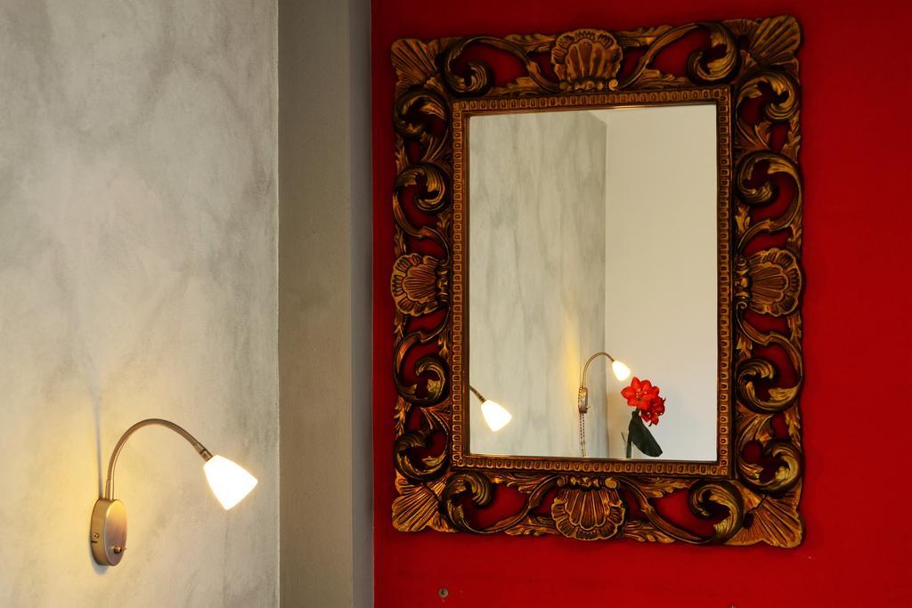 Tremezzina Appartamento Red & Grey Mezzegra Extérieur photo
