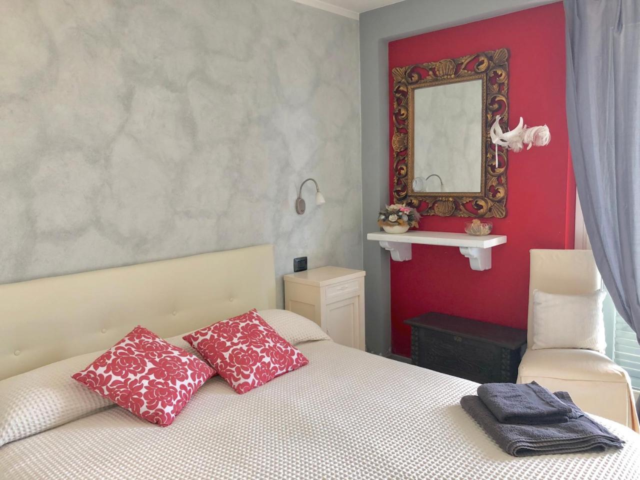 Tremezzina Appartamento Red & Grey Mezzegra Extérieur photo